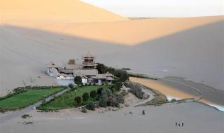 沙漠第一泉之称的是